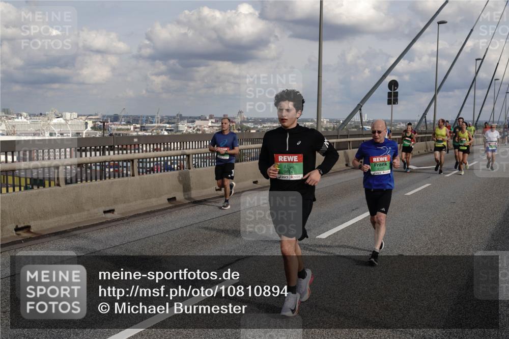 03.10.2026 - Köhlbrandbrückenlauf Michael Burmester http://msf.ph/oto/10810894 03.10.2026 15:23:01 Position 1 8147 meine-sportfotos.de