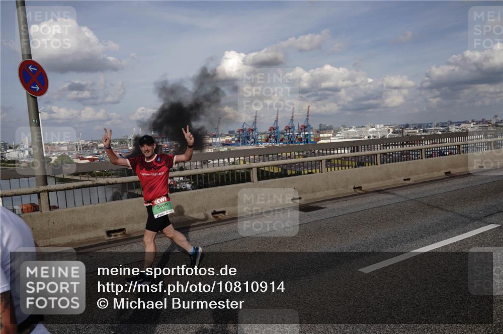 03.10.2026 - Köhlbrandbrückenlauf Michael Burmester http://msf.ph/oto/10810914 03.10.2026 15:23:09 Position 1 7174 meine-sportfotos.de