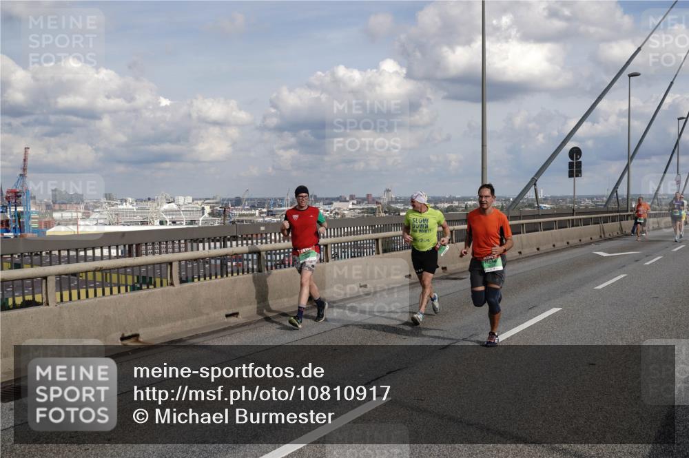 03.10.2026 - Köhlbrandbrückenlauf Michael Burmester http://msf.ph/oto/10810917 03.10.2026 15:23:11 Position 1  meine-sportfotos.de