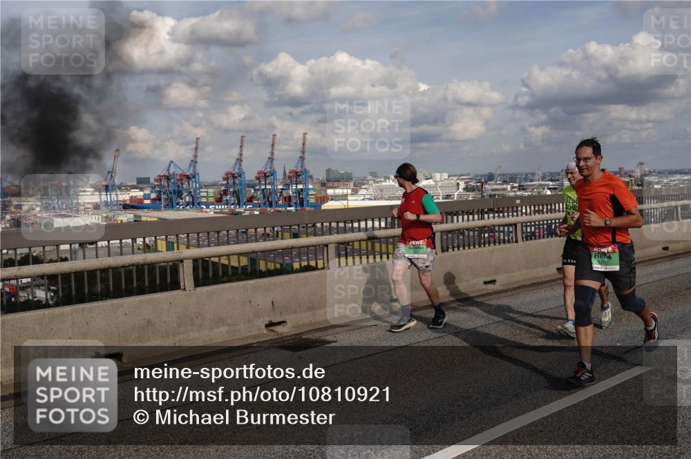 03.10.2026 - Köhlbrandbrückenlauf Michael Burmester http://msf.ph/oto/10810921 03.10.2026 15:23:12 Position 1 226, 8270 meine-sportfotos.de