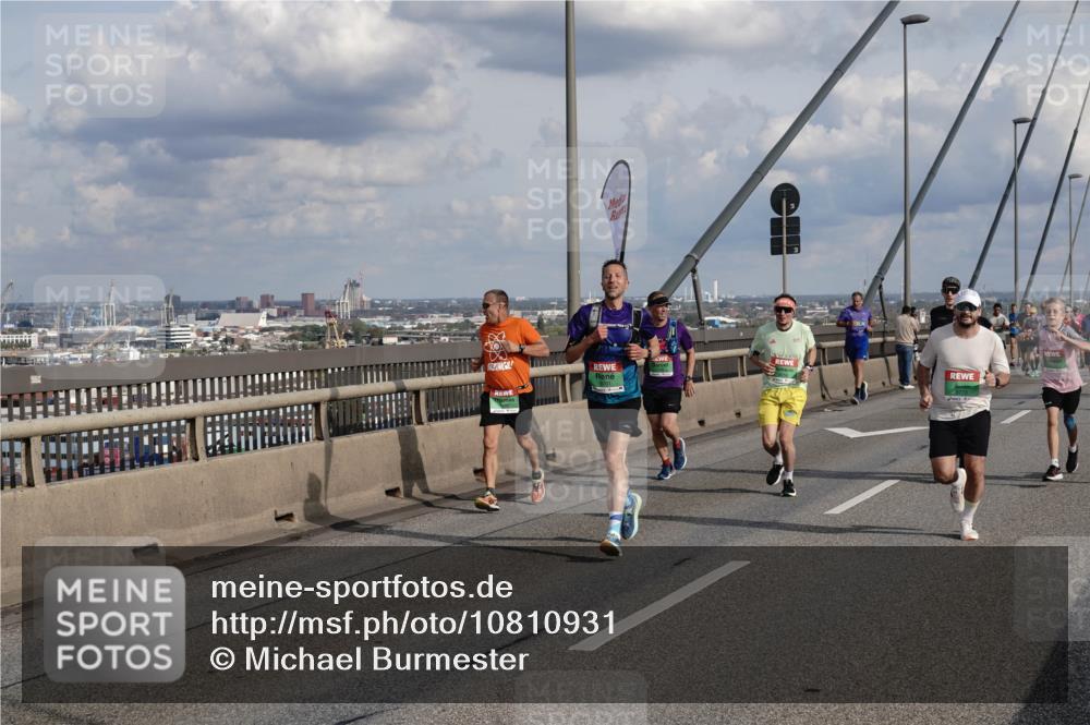 03.10.2026 - Köhlbrandbrückenlauf Michael Burmester http://msf.ph/oto/10810931 03.10.2026 15:23:18 Position 1  meine-sportfotos.de