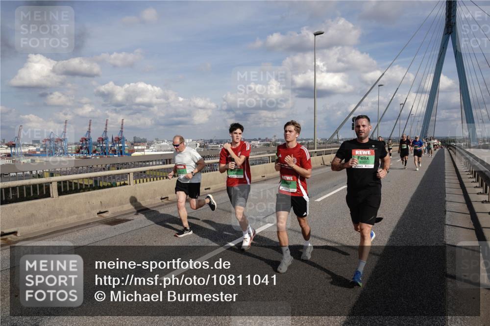 03.10.2026 - Köhlbrandbrückenlauf Michael Burmester http://msf.ph/oto/10811041 03.10.2026 15:23:45 Position 1 8567 meine-sportfotos.de