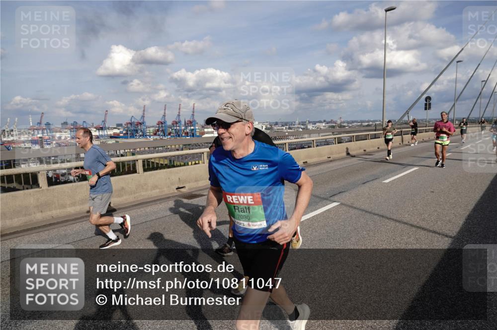 03.10.2026 - Köhlbrandbrückenlauf Michael Burmester http://msf.ph/oto/10811047 03.10.2026 15:23:50 Position 1 7030 meine-sportfotos.de