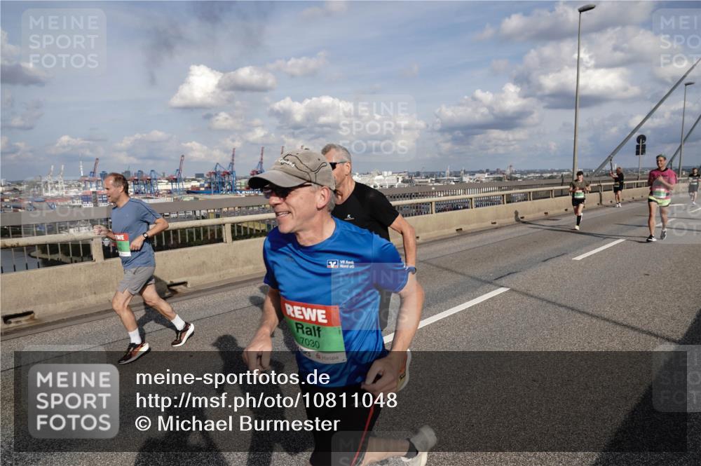 03.10.2026 - Köhlbrandbrückenlauf Michael Burmester http://msf.ph/oto/10811048 03.10.2026 15:23:51 Position 1 7030 meine-sportfotos.de