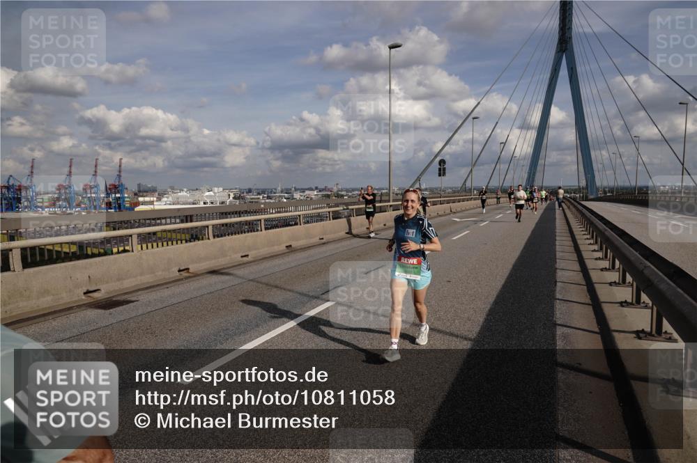 03.10.2026 - Köhlbrandbrückenlauf Michael Burmester http://msf.ph/oto/10811058 03.10.2026 15:23:54 Position 1 1 meine-sportfotos.de