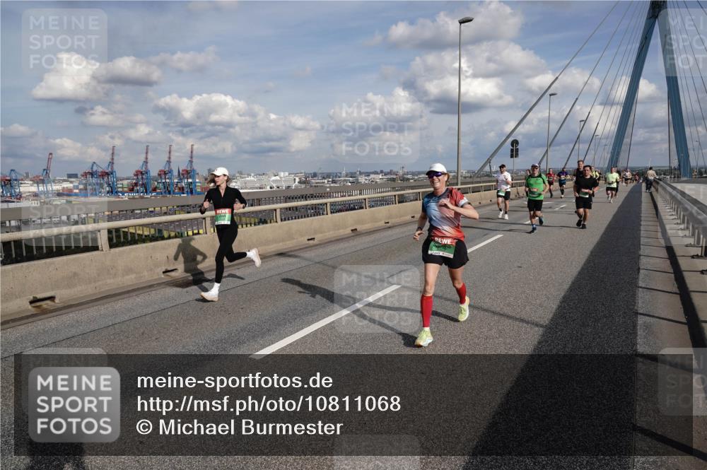 03.10.2026 - Köhlbrandbrückenlauf Michael Burmester http://msf.ph/oto/10811068 03.10.2026 15:24:02 Position 1  meine-sportfotos.de