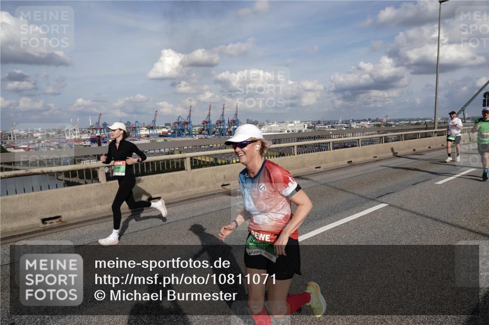 03.10.2026 - Köhlbrandbrückenlauf Michael Burmester http://msf.ph/oto/10811071 03.10.2026 15:24:03 Position 1  meine-sportfotos.de