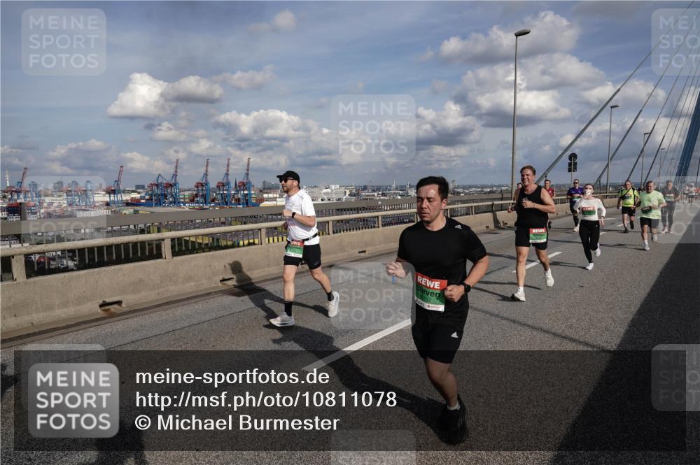 03.10.2026 - Köhlbrandbrückenlauf Michael Burmester http://msf.ph/oto/10811078 03.10.2026 15:24:06 Position 1 8157 meine-sportfotos.de