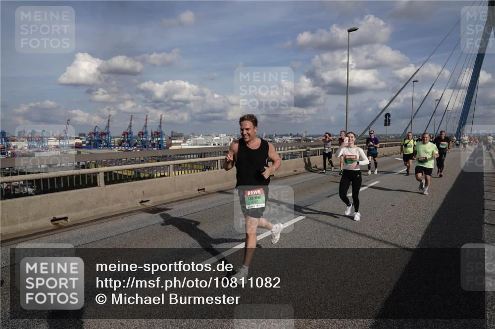 03.10.2026 - Köhlbrandbrückenlauf Michael Burmester http://msf.ph/oto/10811082 03.10.2026 15:24:07 Position 1  meine-sportfotos.de