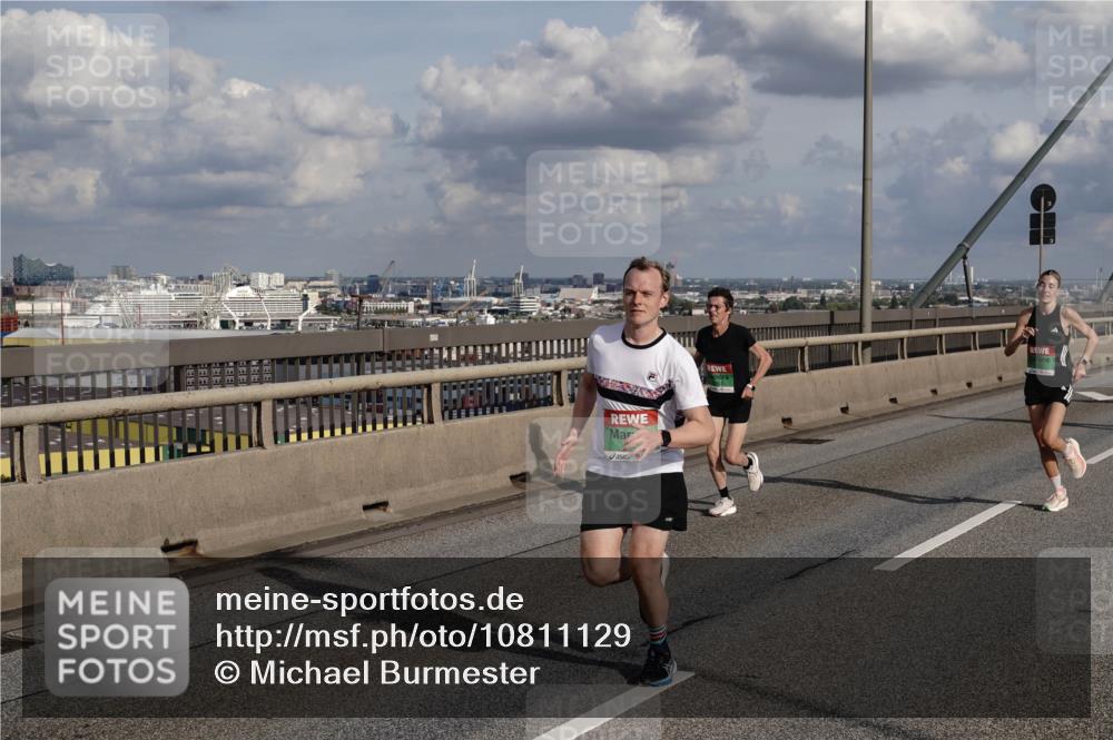 03.10.2026 - Köhlbrandbrückenlauf Michael Burmester http://msf.ph/oto/10811129 03.10.2026 15:24:24 Position 1  meine-sportfotos.de