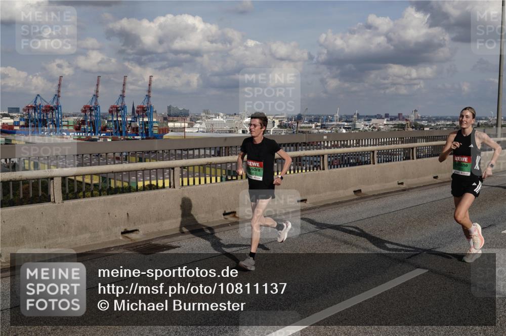 03.10.2026 - Köhlbrandbrückenlauf Michael Burmester http://msf.ph/oto/10811137 03.10.2026 15:24:26 Position 1  meine-sportfotos.de