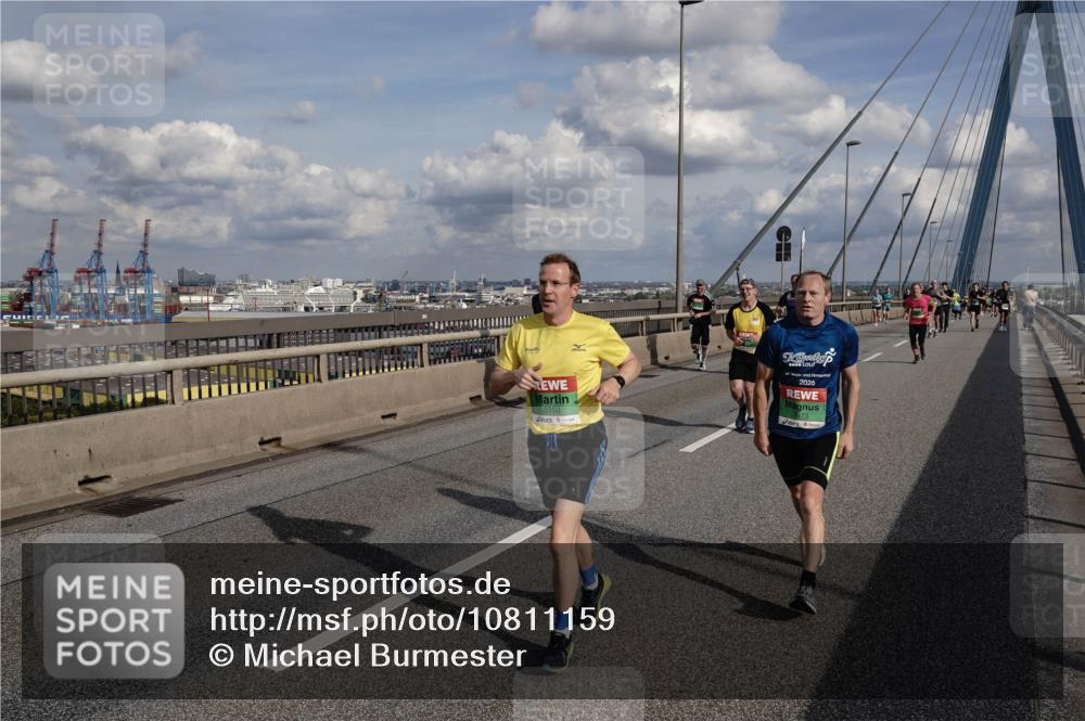 03.10.2026 - Köhlbrandbrückenlauf Michael Burmester http://msf.ph/oto/10811159 03.10.2026 15:24:33 Position 1 8350, 2026 meine-sportfotos.de