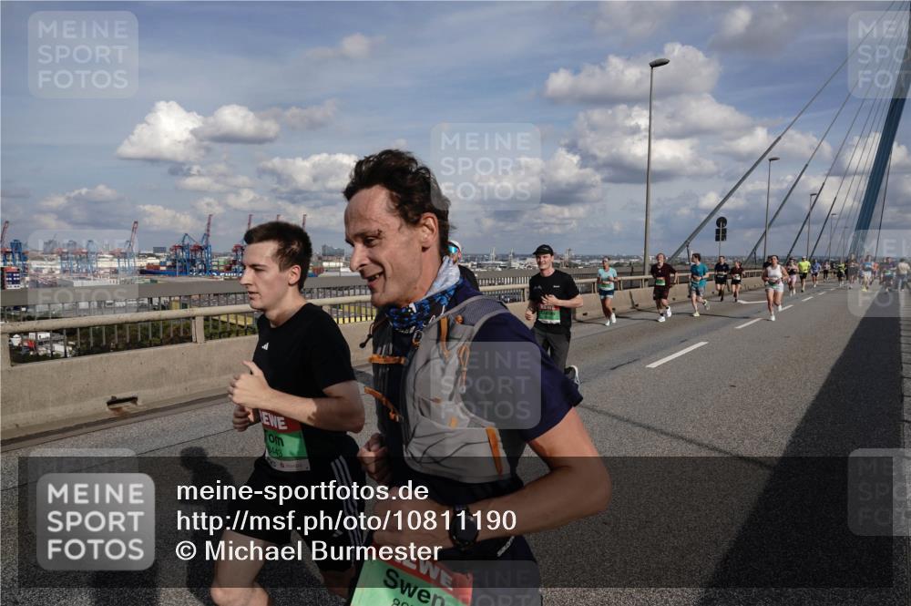 03.10.2026 - Köhlbrandbrückenlauf Michael Burmester http://msf.ph/oto/10811190 03.10.2026 15:24:43 Position 1 8443 meine-sportfotos.de