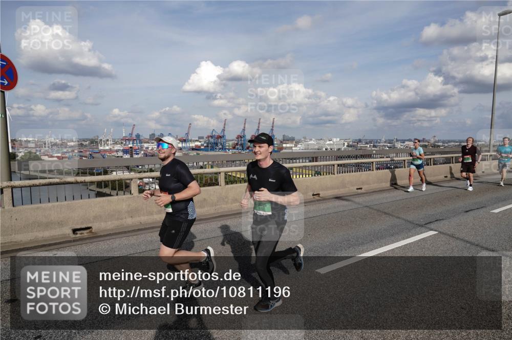03.10.2026 - Köhlbrandbrückenlauf Michael Burmester http://msf.ph/oto/10811196 03.10.2026 15:24:44 Position 1  meine-sportfotos.de