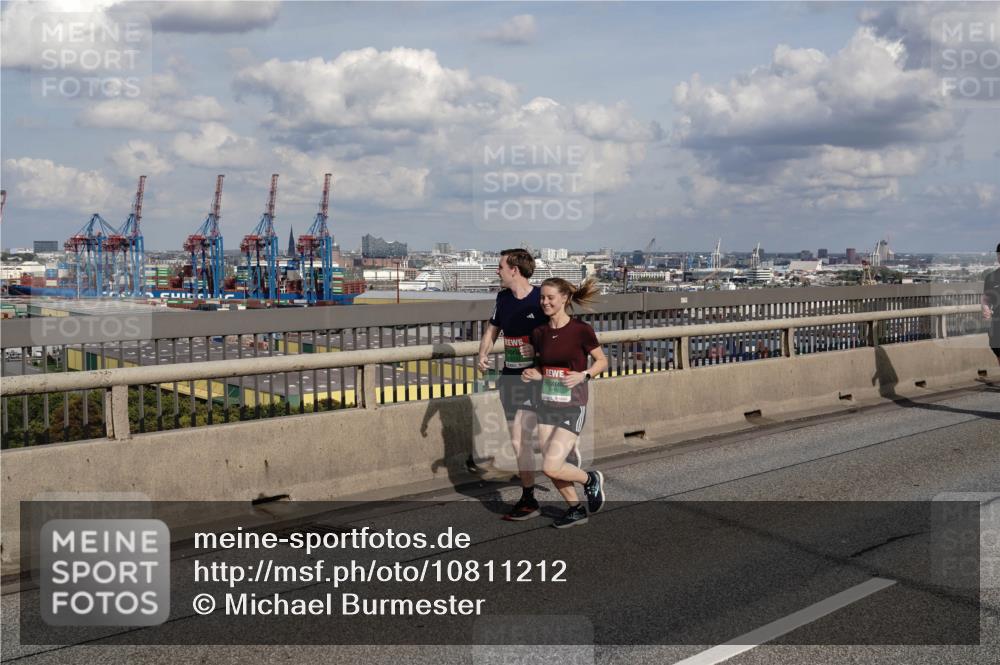 03.10.2026 - Köhlbrandbrückenlauf Michael Burmester http://msf.ph/oto/10811212 03.10.2026 15:24:49 Position 1  meine-sportfotos.de