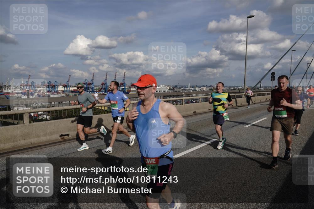 03.10.2026 - Köhlbrandbrückenlauf Michael Burmester http://msf.ph/oto/10811243 03.10.2026 15:24:57 Position 1 95 meine-sportfotos.de