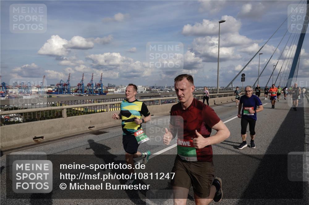 03.10.2026 - Köhlbrandbrückenlauf Michael Burmester http://msf.ph/oto/10811247 03.10.2026 15:24:58 Position 1 8318, 9830 meine-sportfotos.de