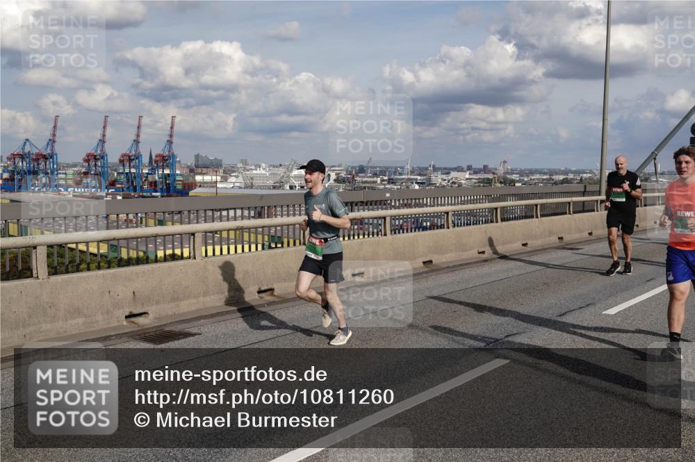 03.10.2026 - Köhlbrandbrückenlauf Michael Burmester http://msf.ph/oto/10811260 03.10.2026 15:25:01 Position 1  meine-sportfotos.de