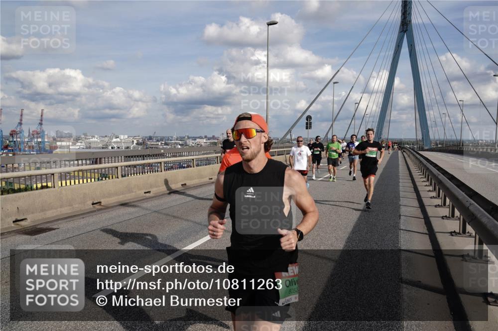 03.10.2026 - Köhlbrandbrückenlauf Michael Burmester http://msf.ph/oto/10811263 03.10.2026 15:25:02 Position 1 8052 meine-sportfotos.de