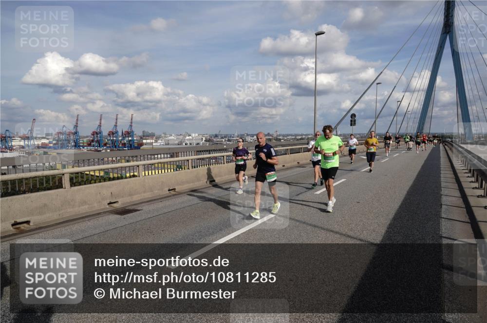 03.10.2026 - Köhlbrandbrückenlauf Michael Burmester http://msf.ph/oto/10811285 03.10.2026 15:25:07 Position 1  meine-sportfotos.de