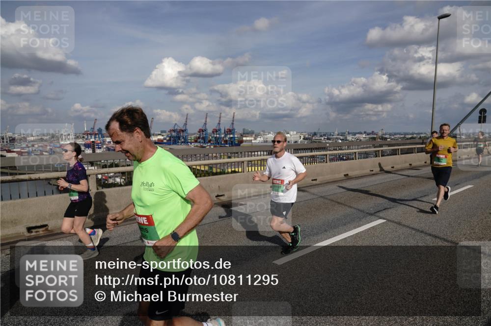 03.10.2026 - Köhlbrandbrückenlauf Michael Burmester http://msf.ph/oto/10811295 03.10.2026 15:25:09 Position 1 20 meine-sportfotos.de