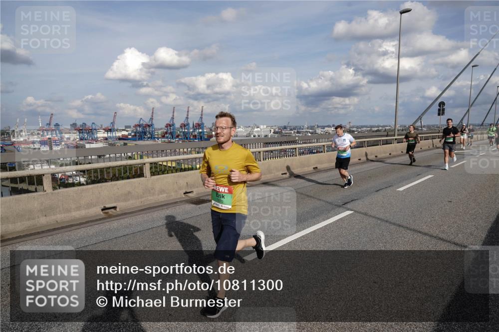 03.10.2026 - Köhlbrandbrückenlauf Michael Burmester http://msf.ph/oto/10811300 03.10.2026 15:25:10 Position 1 7870 meine-sportfotos.de