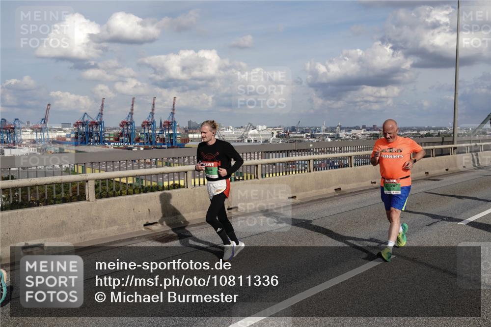 03.10.2026 - Köhlbrandbrückenlauf Michael Burmester http://msf.ph/oto/10811336 03.10.2026 15:25:20 Position 1  meine-sportfotos.de