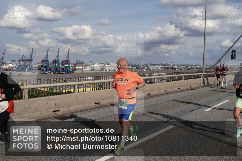 03.10.2026 - Köhlbrandbrückenlauf Michael Burmester http://msf.ph/oto/10811340 03.10.2026 15:25:21 Position 1 7384 meine-sportfotos.de