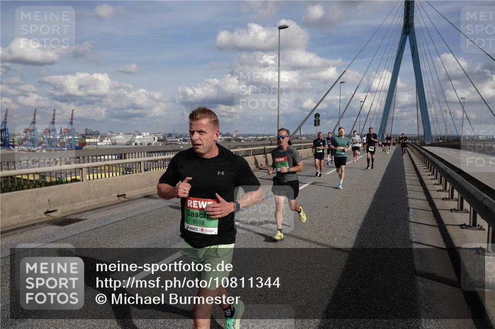 03.10.2026 - Köhlbrandbrückenlauf Michael Burmester http://msf.ph/oto/10811344 03.10.2026 15:25:22 Position 1 8518 meine-sportfotos.de