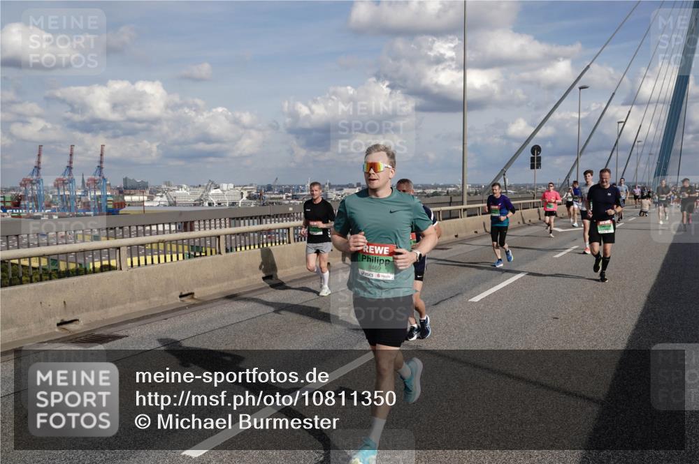 03.10.2026 - Köhlbrandbrückenlauf Michael Burmester http://msf.ph/oto/10811350 03.10.2026 15:25:24 Position 1 8469 meine-sportfotos.de