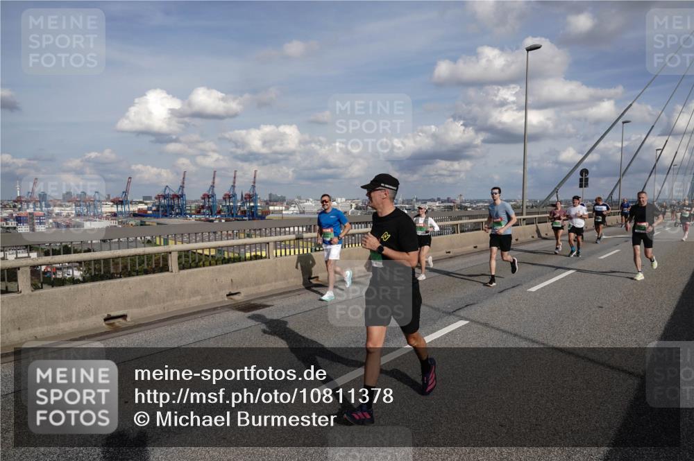 03.10.2026 - Köhlbrandbrückenlauf Michael Burmester http://msf.ph/oto/10811378 03.10.2026 15:25:31 Position 1 23 meine-sportfotos.de