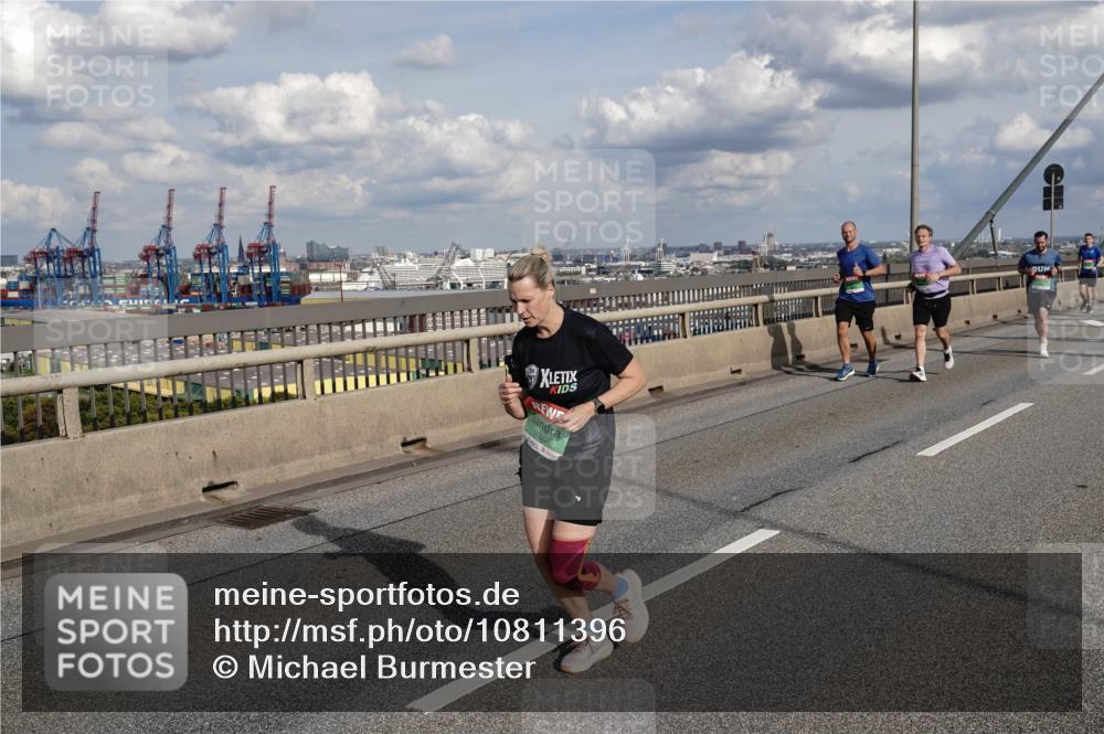 03.10.2026 - Köhlbrandbrückenlauf Michael Burmester http://msf.ph/oto/10811396 03.10.2026 15:25:38 Position 1  meine-sportfotos.de