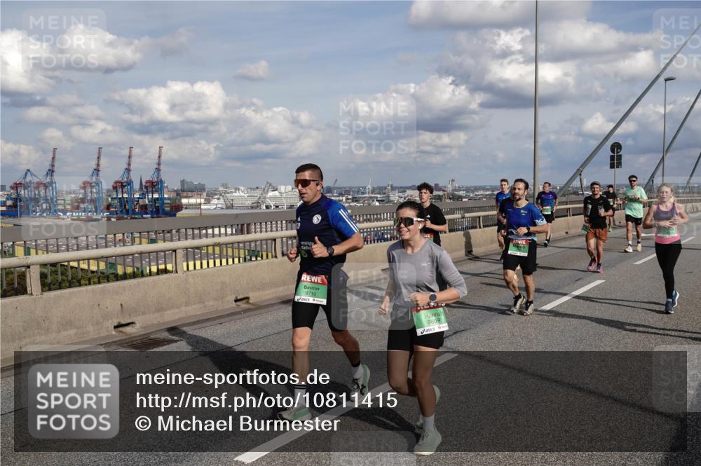 03.10.2026 - Köhlbrandbrückenlauf Michael Burmester http://msf.ph/oto/10811415 03.10.2026 15:25:43 Position 1 9710, 9809 meine-sportfotos.de