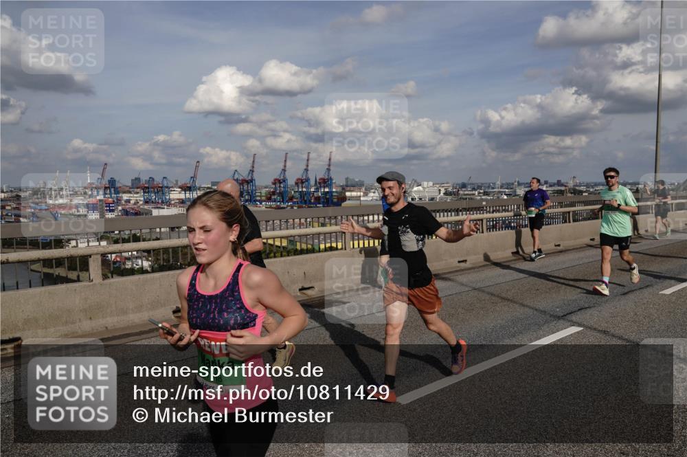 03.10.2026 - Köhlbrandbrückenlauf Michael Burmester http://msf.ph/oto/10811429 03.10.2026 15:25:46 Position 1 7518 meine-sportfotos.de