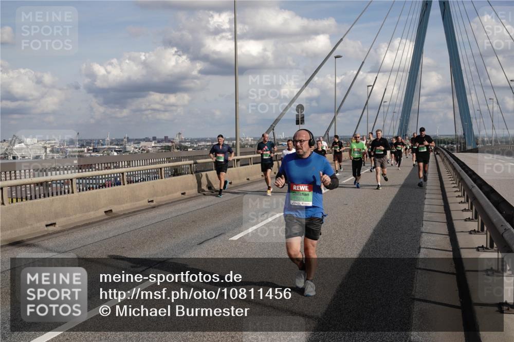 03.10.2026 - Köhlbrandbrückenlauf Michael Burmester http://msf.ph/oto/10811456 03.10.2026 15:25:56 Position 1 888 meine-sportfotos.de