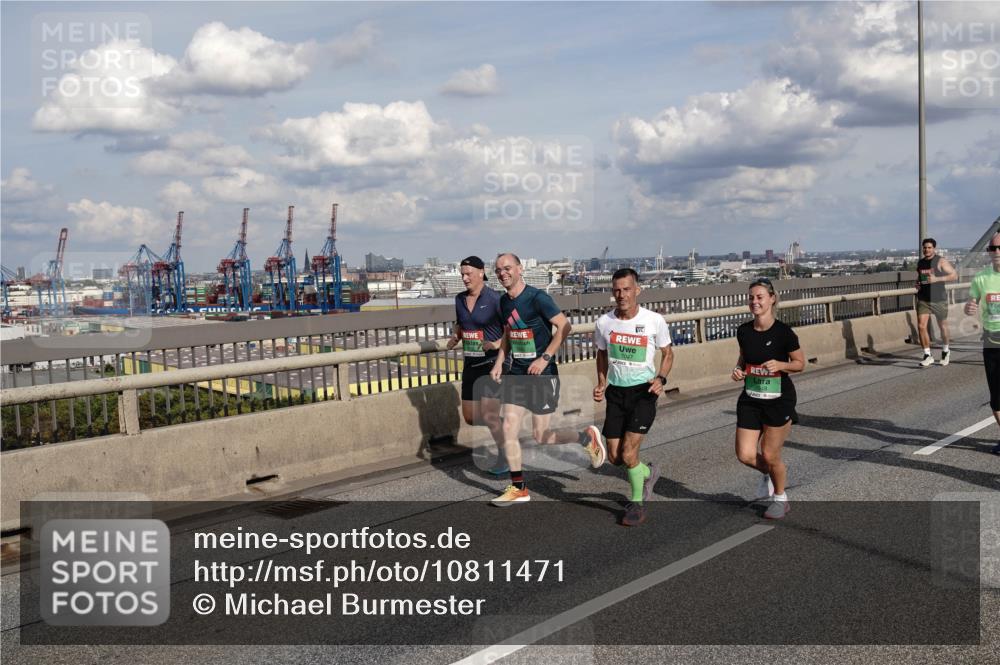 03.10.2026 - Köhlbrandbrückenlauf Michael Burmester http://msf.ph/oto/10811471 03.10.2026 15:26:00 Position 1  meine-sportfotos.de