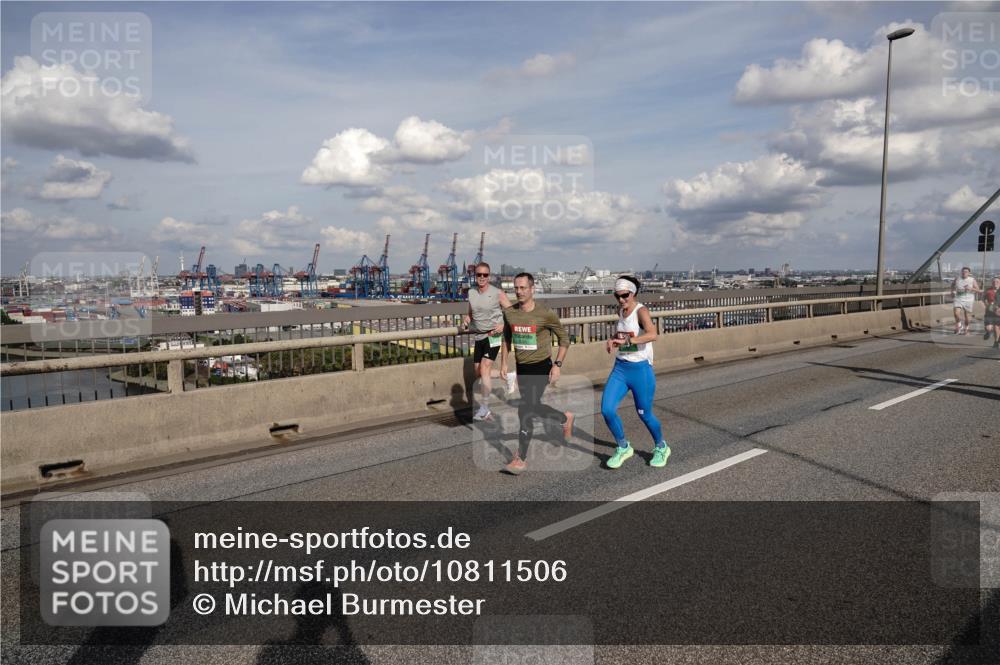 03.10.2026 - Köhlbrandbrückenlauf Michael Burmester http://msf.ph/oto/10811506 03.10.2026 15:26:08 Position 1  meine-sportfotos.de