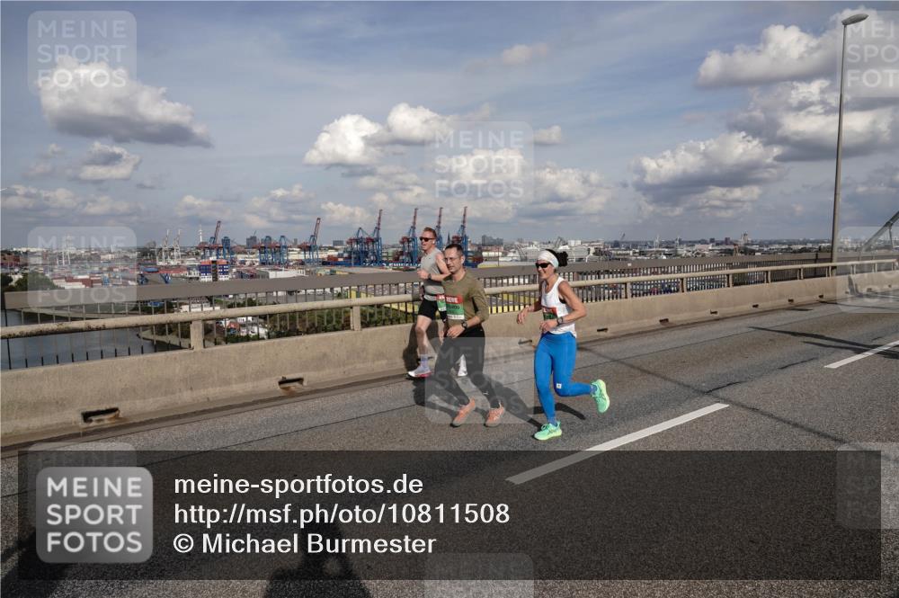 03.10.2026 - Köhlbrandbrückenlauf Michael Burmester http://msf.ph/oto/10811508 03.10.2026 15:26:09 Position 1  meine-sportfotos.de