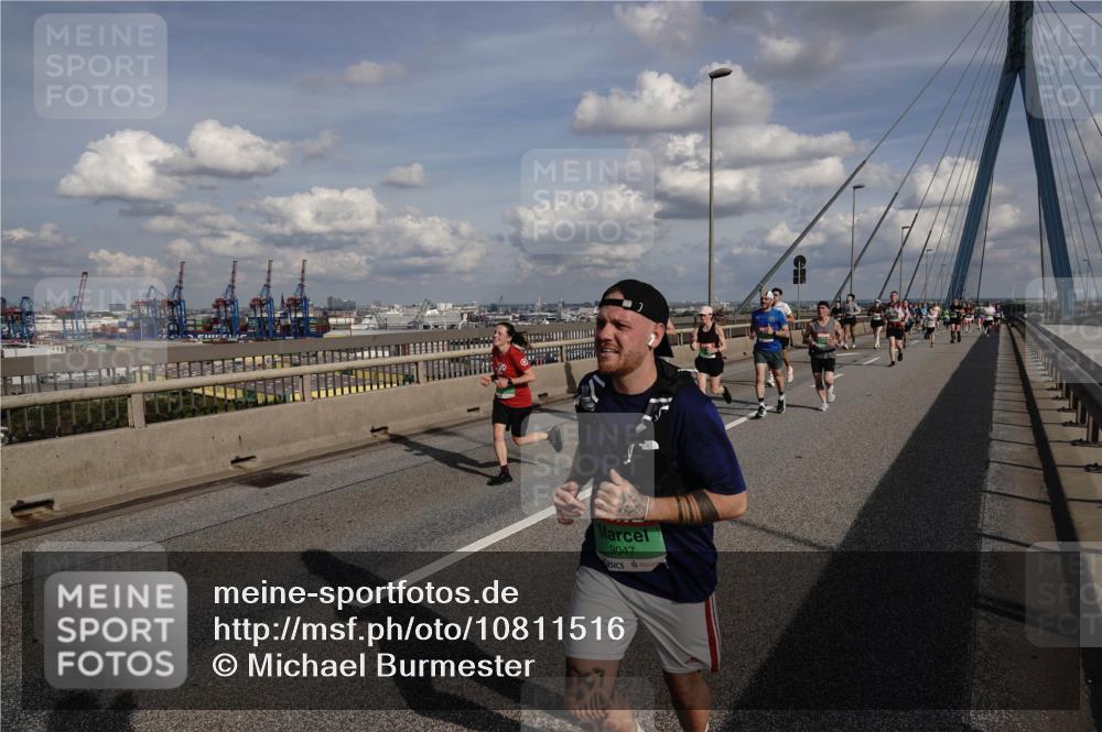 03.10.2026 - Köhlbrandbrückenlauf Michael Burmester http://msf.ph/oto/10811516 03.10.2026 15:26:12 Position 1 9047 meine-sportfotos.de