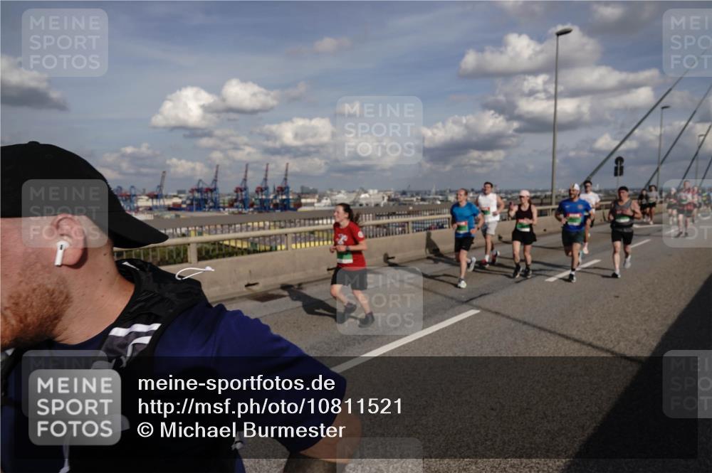 03.10.2026 - Köhlbrandbrückenlauf Michael Burmester http://msf.ph/oto/10811521 03.10.2026 15:26:13 Position 1  meine-sportfotos.de