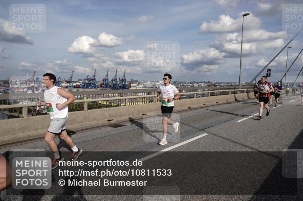 03.10.2026 - Köhlbrandbrückenlauf Michael Burmester http://msf.ph/oto/10811533 03.10.2026 15:26:16 Position 1  meine-sportfotos.de