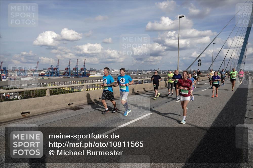 03.10.2026 - Köhlbrandbrückenlauf Michael Burmester http://msf.ph/oto/10811565 03.10.2026 15:26:26 Position 1  meine-sportfotos.de