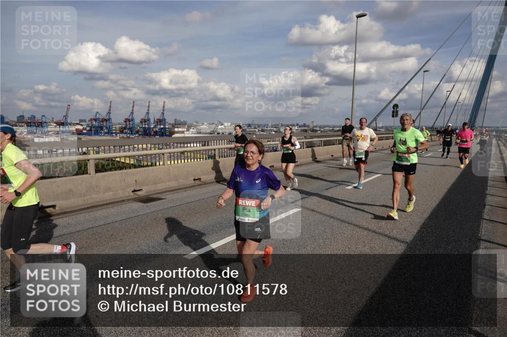 03.10.2026 - Köhlbrandbrückenlauf Michael Burmester http://msf.ph/oto/10811578 03.10.2026 15:26:29 Position 1 7480 meine-sportfotos.de