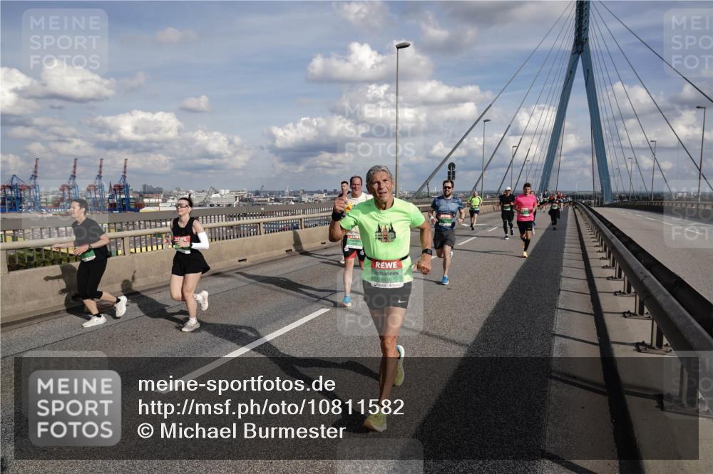 03.10.2026 - Köhlbrandbrückenlauf Michael Burmester http://msf.ph/oto/10811582 03.10.2026 15:26:30 Position 1 8516 meine-sportfotos.de