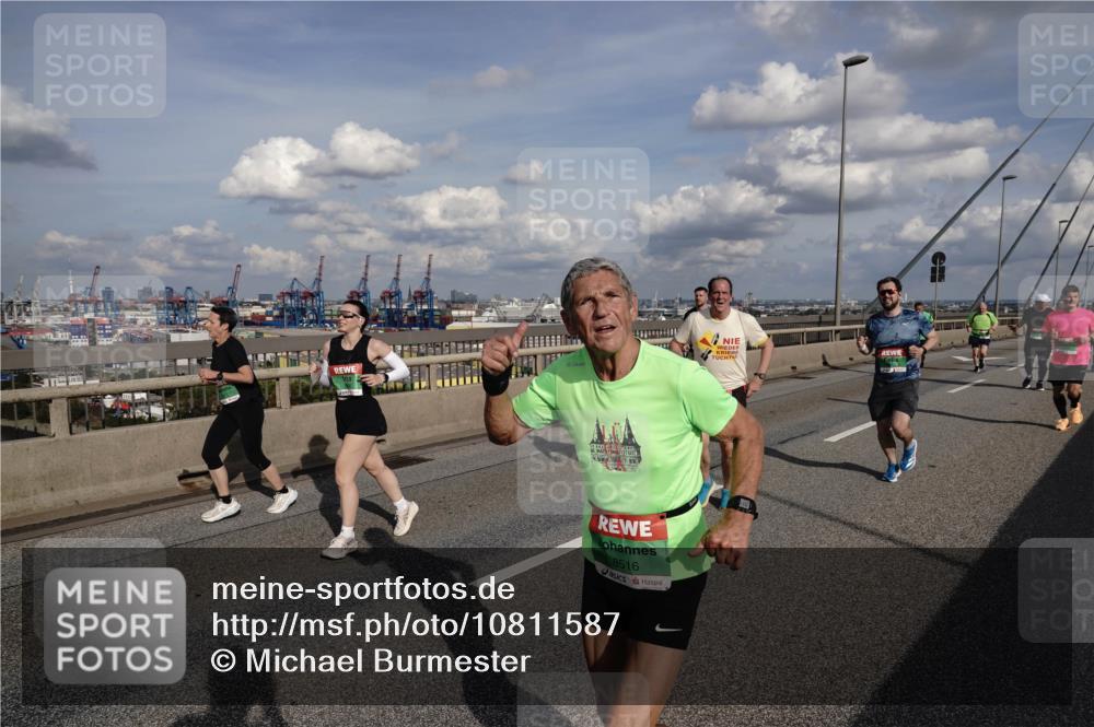 03.10.2026 - Köhlbrandbrückenlauf Michael Burmester http://msf.ph/oto/10811587 03.10.2026 15:26:31 Position 1 8516 meine-sportfotos.de