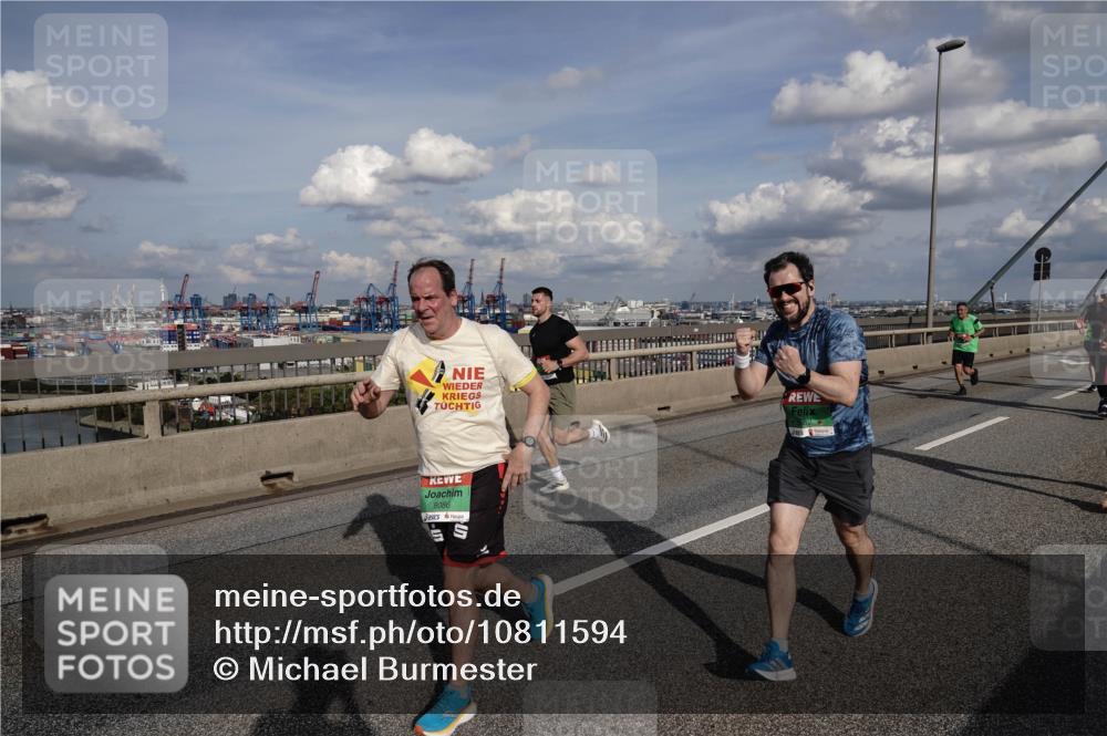 03.10.2026 - Köhlbrandbrückenlauf Michael Burmester http://msf.ph/oto/10811594 03.10.2026 15:26:32 Position 1 8086 meine-sportfotos.de