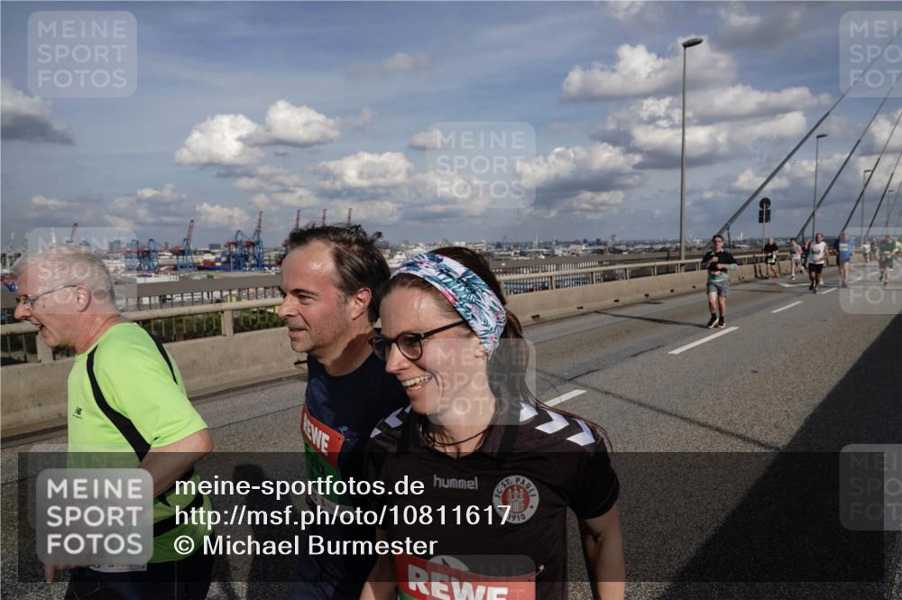 03.10.2026 - Köhlbrandbrückenlauf Michael Burmester http://msf.ph/oto/10811617 03.10.2026 15:26:37 Position 1 1910 meine-sportfotos.de
