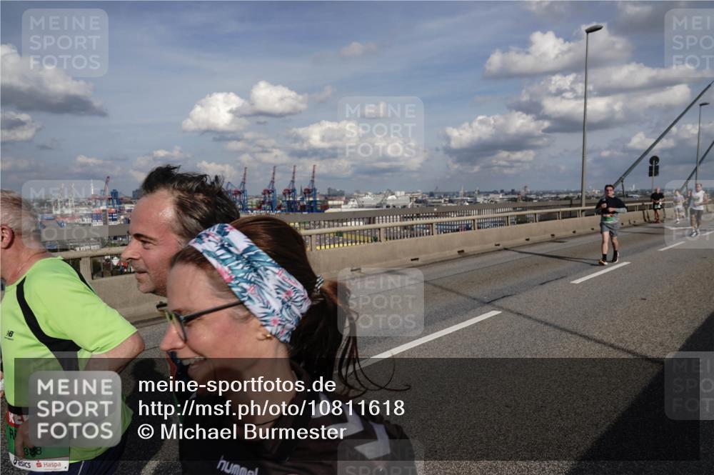 03.10.2026 - Köhlbrandbrückenlauf Michael Burmester http://msf.ph/oto/10811618 03.10.2026 15:26:38 Position 1 338 meine-sportfotos.de