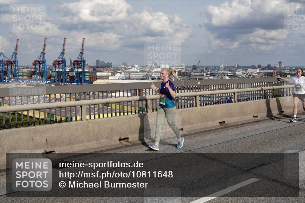 03.10.2026 - Köhlbrandbrückenlauf Michael Burmester http://msf.ph/oto/10811648 03.10.2026 15:26:47 Position 1  meine-sportfotos.de