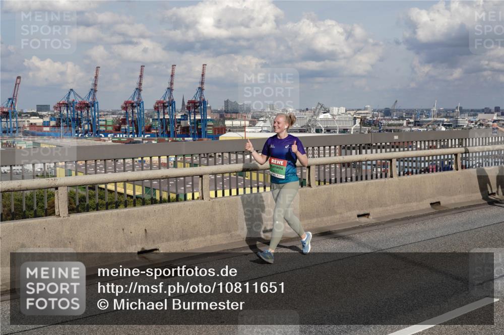 03.10.2026 - Köhlbrandbrückenlauf Michael Burmester http://msf.ph/oto/10811651 03.10.2026 15:26:48 Position 1  meine-sportfotos.de